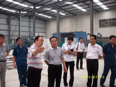 2012.7.12日李國忠教授到我公司參觀考察、指導工作